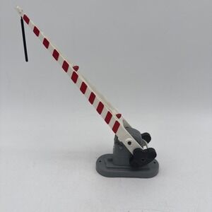 Lionel Post War O Guage 252 Automatic Crossing Gate